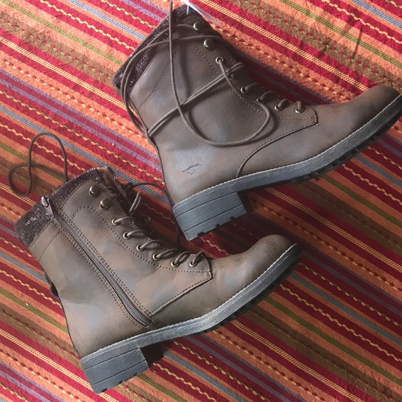 rocket dog tayte boot